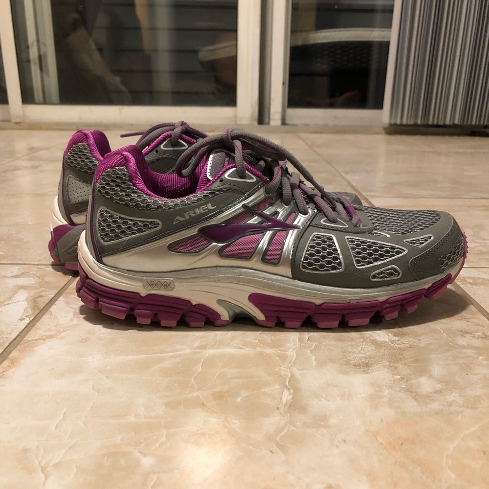 Brooks Ariel 14 Running Shoe - Like New